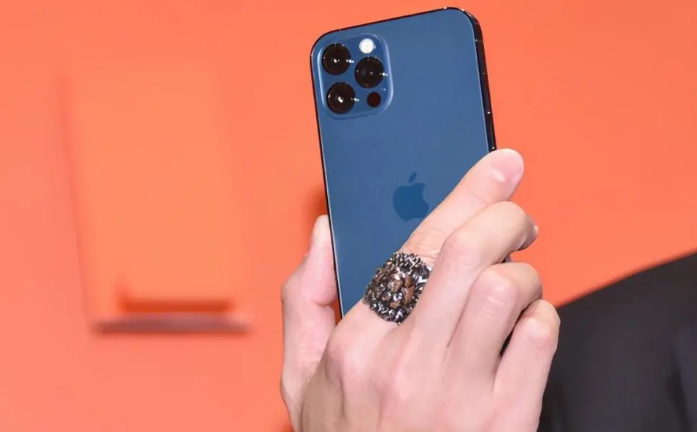 威县苹果手机维修分享iPhone12系列重启方法教程 